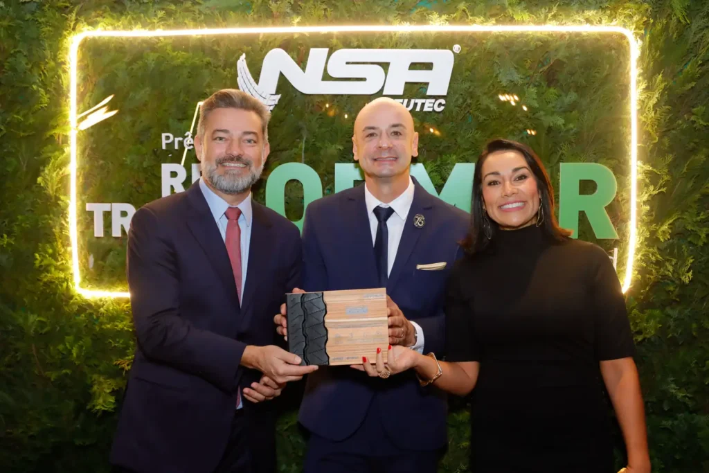 Prêmio Retransformar 2026 NSA Pneutec: entrega do prêmio a empresa parceira (foto 12)
