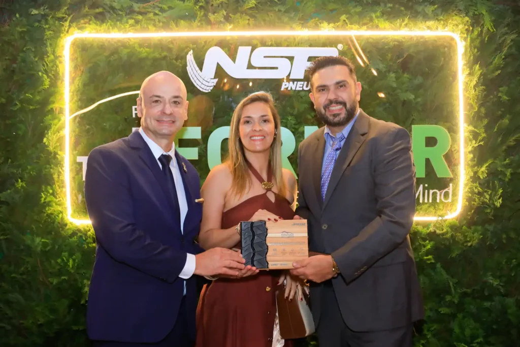 Prêmio Retransformar 2026 NSA Pneutec: entrega do prêmio a empresa parceira (foto 28)