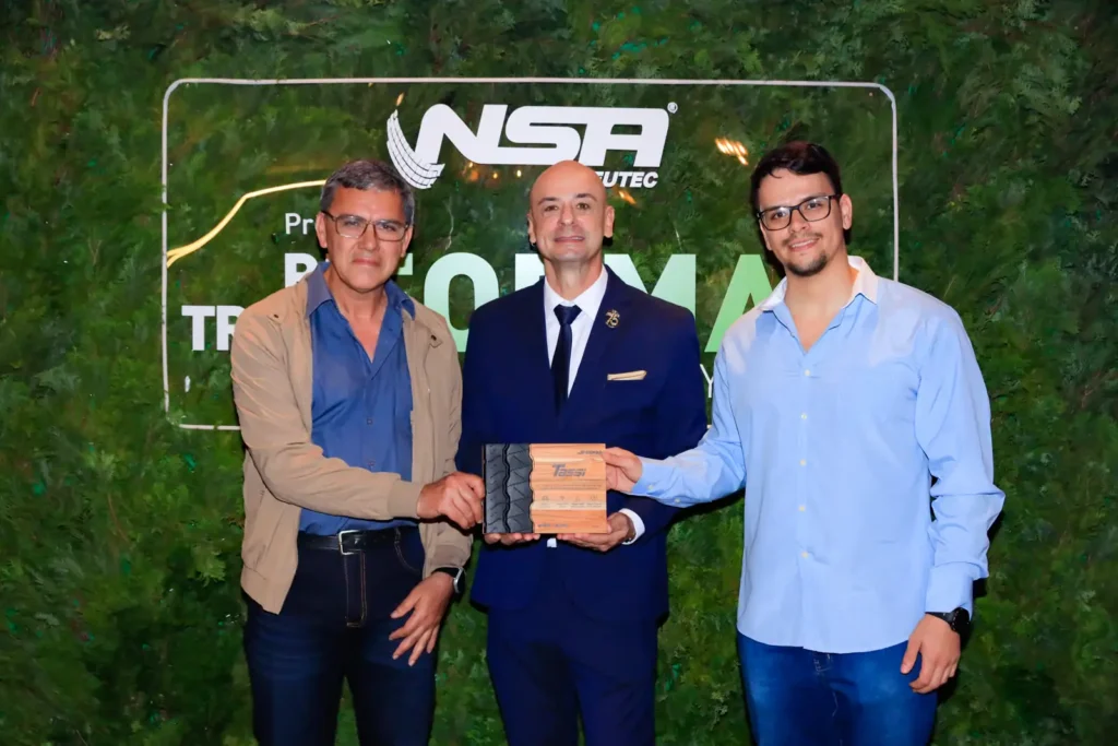 Prêmio Retransformar 2026 NSA Pneutec: entrega do prêmio a empresa parceira (foto 32)